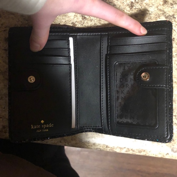 Kate Spade wallet - Picture 2 of 3
